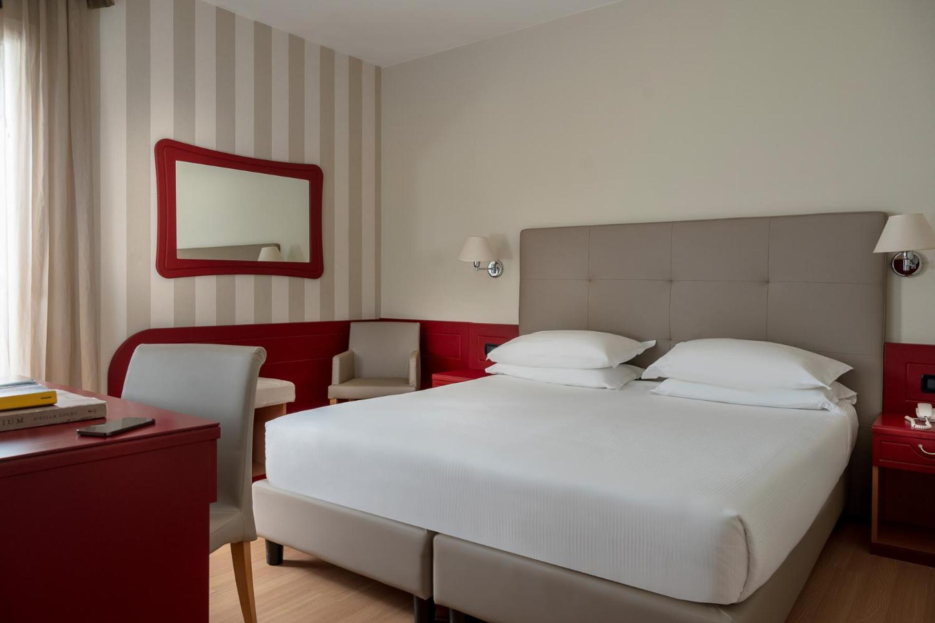 Hotel Orient & Pacific 4*