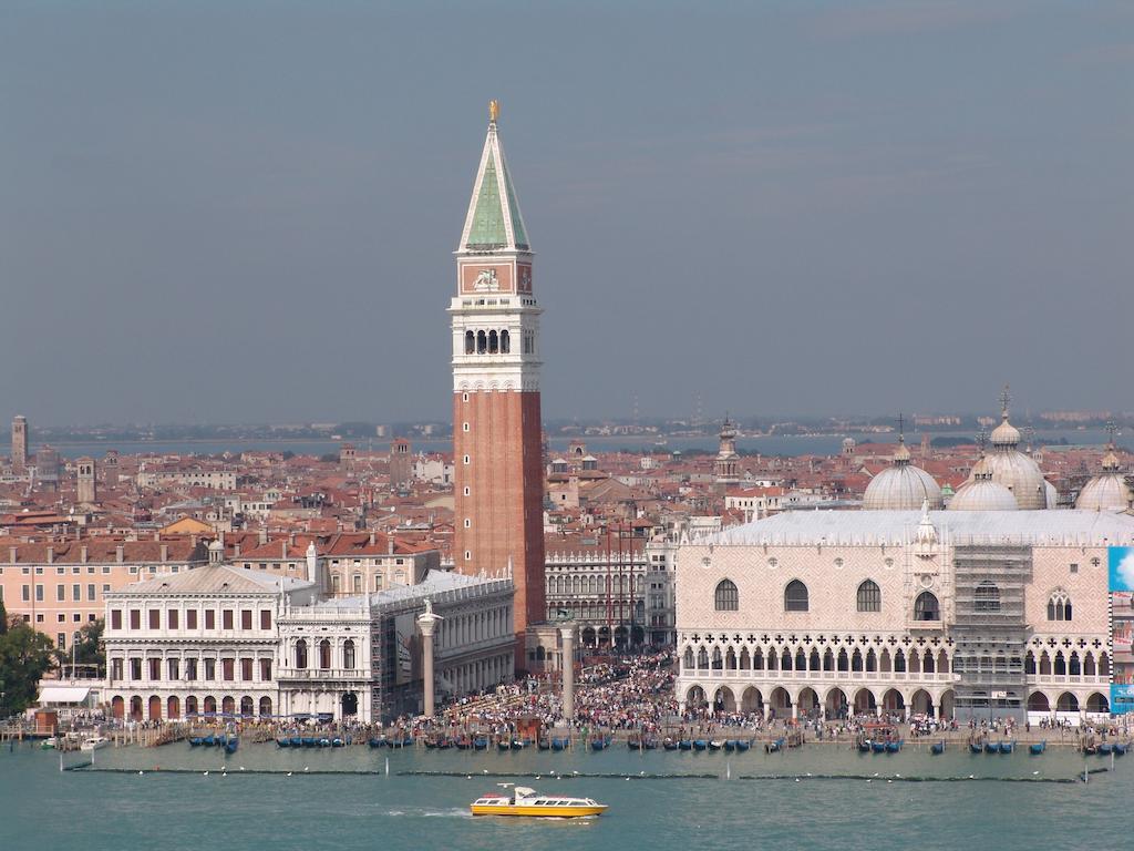 Hotel Orient & Pacific 4*
